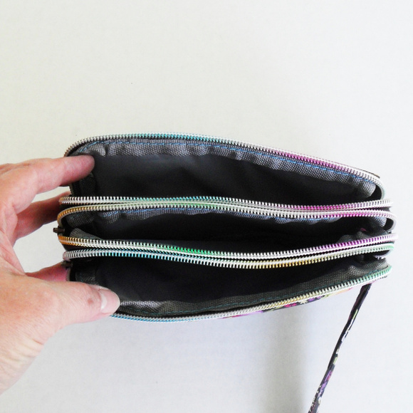 NEW Black Floral 3 Compartment Clutch - Picture 4 of 4